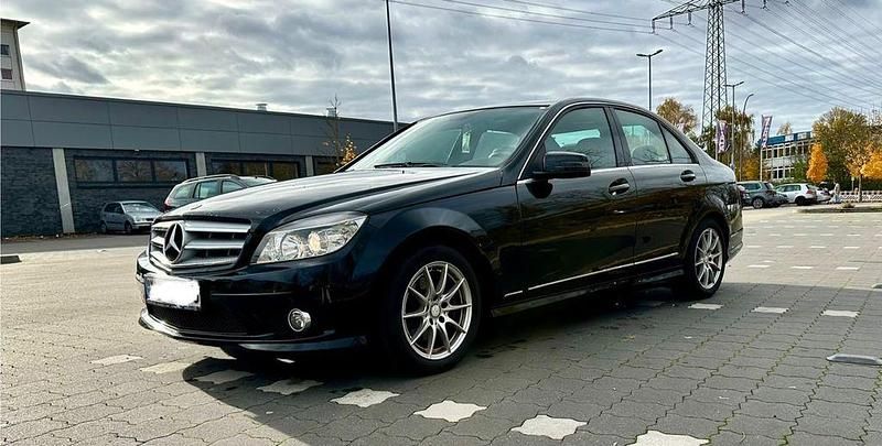 Schwarz Gebraucht 2010 Mercedes C180 Avantgarde Limousine | 8.699 € (Fairer Preis) - Bild 1/4