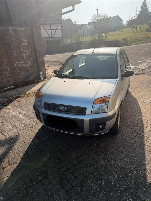 Gebraucht Ford Fusion 100 PS (73 kW) 2008 Silber Kleinwagen