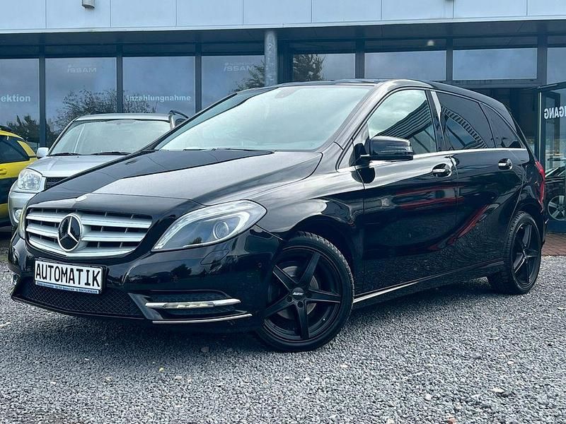 Schwarz Gebraucht 2012 Mercedes B180 Van / Kleinbus | 12.900 € (Etwas zu teuer) - Bild 1/4