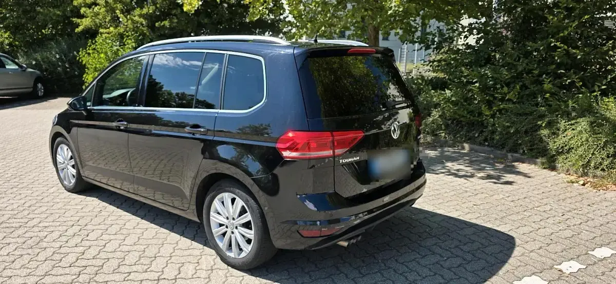 Gebraucht VW Touran Highline 150 PS (110 kW) 2017 Schwarz Van / Kleinbus