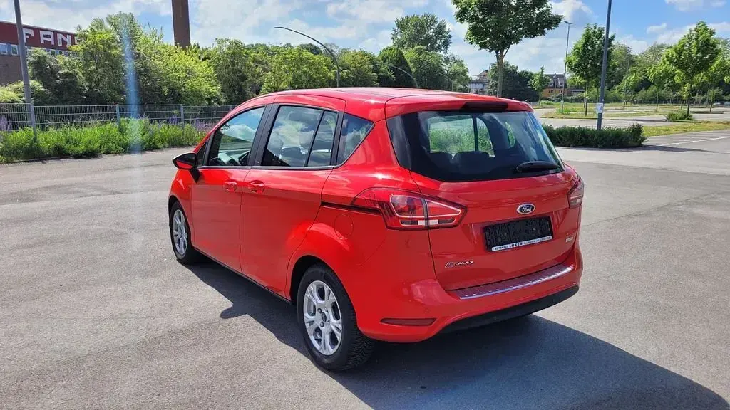 Używany Ford B-MAX SYNC Edition 101 KM (74 kW) 2015 Czerwony Minivan