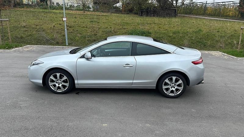 Gebraucht Renault Laguna Coupé 170 PS (125 kW) 2009 Silber Coupé
