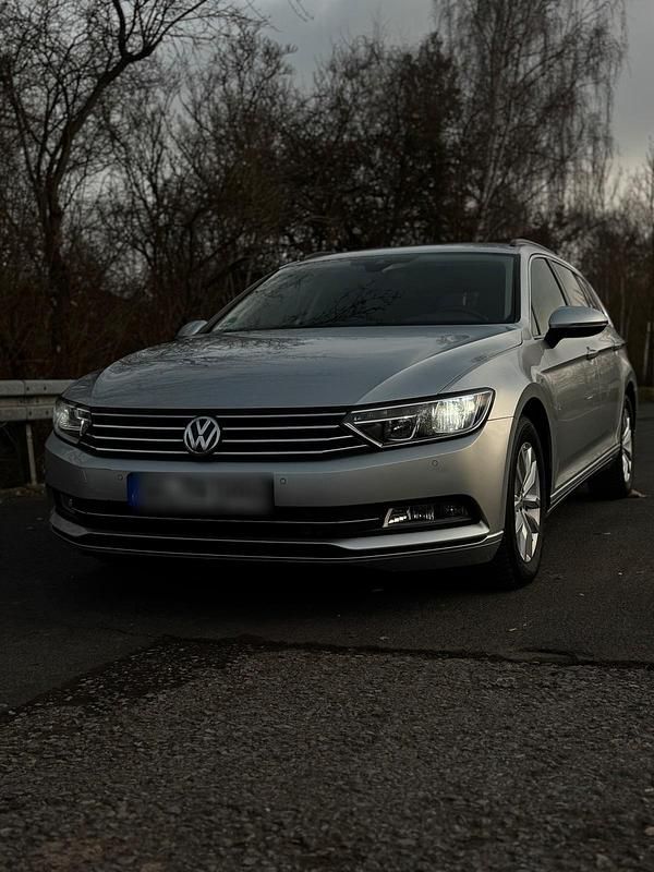 Gebraucht VW Passat Comfortline 150 PS (110 kW) 2019 Silber Kombi