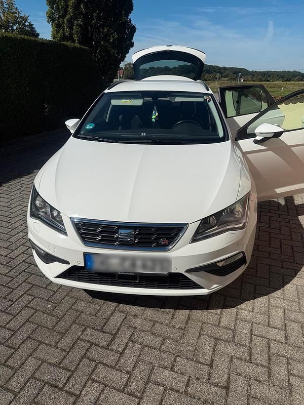 Weiß Gebraucht 2018 Seat Leon ST FR Kombi | 11.500 € (Guter Preis) - Bild 1/4