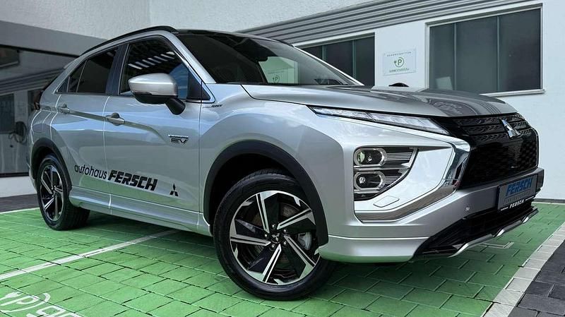 Silber Gebraucht 2022 Mitsubishi Eclipse Cross Top SUV | 29.950 € (Teuer) - Bild 1/4