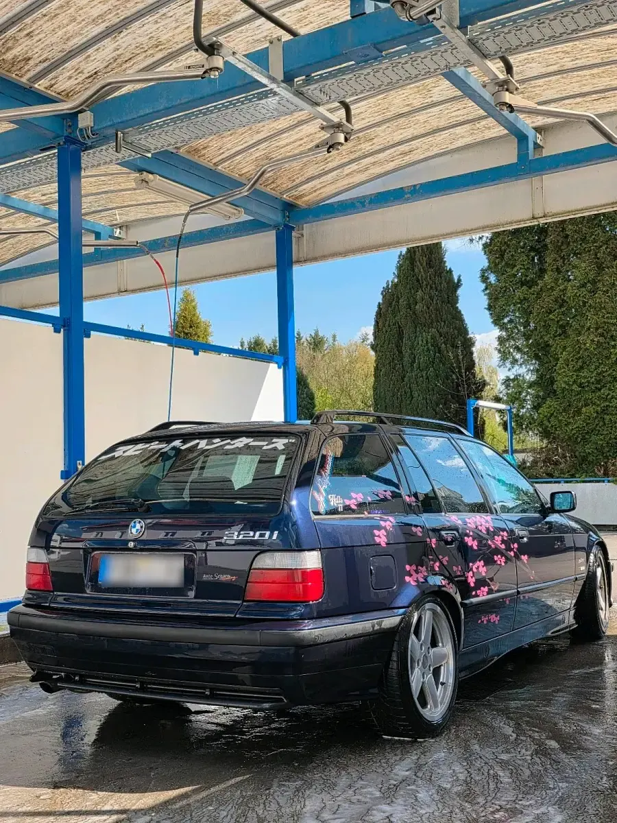 Gebraucht BMW 320 150 PS (110 kW) 1998 Blau Kombi