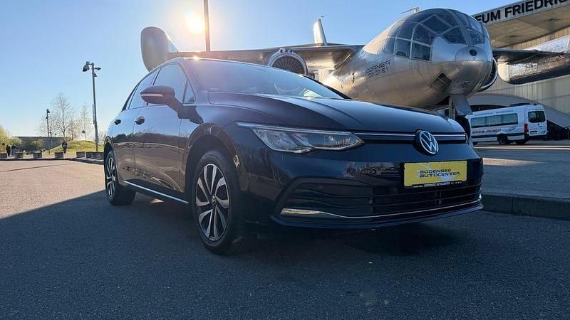 Gebraucht VW Golf VIII Active 150 PS (110 kW) 2022 Blau Limousine