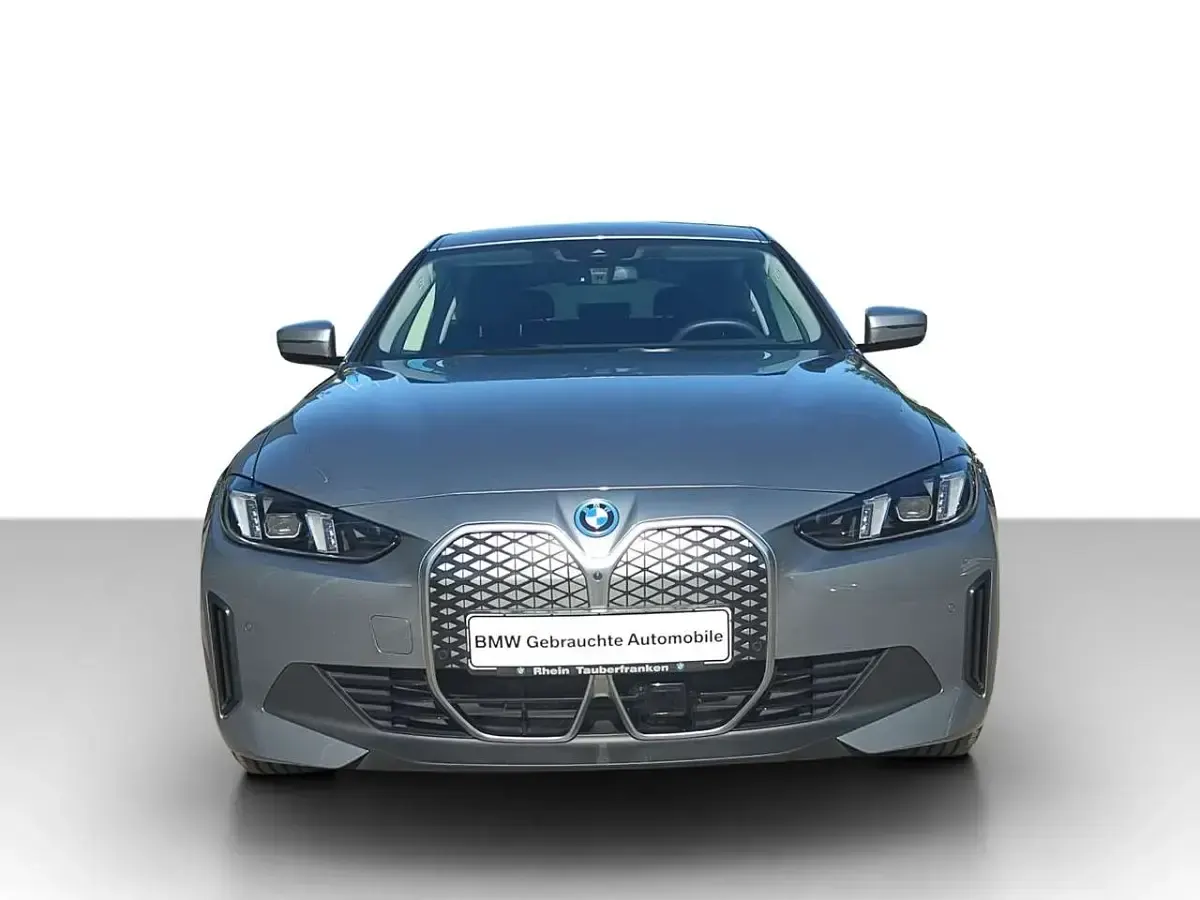 Gebraucht BMW i4 210 kW (286 PS) 2024 Skyscraper grau metallic Limousine