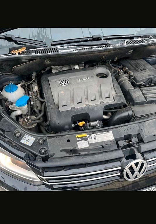 Gebraucht VW Touran Cup 140 PS (102 kW) 2014 Schwarz Van / Kleinbus