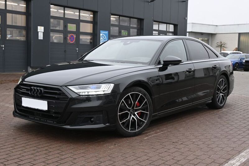 Grau Gebraucht 2022 Audi A8 Ambiente Limousine | 99.500 € - Bild 1/4