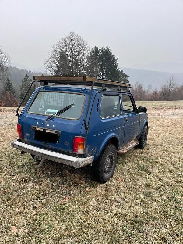 Gebraucht Lada niva 83 PS (61 kW) 2016 Blau SUV