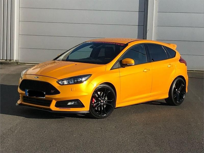Gebraucht Ford Focus Sport 185 PS (136 kW) 2015 Orange Limousine