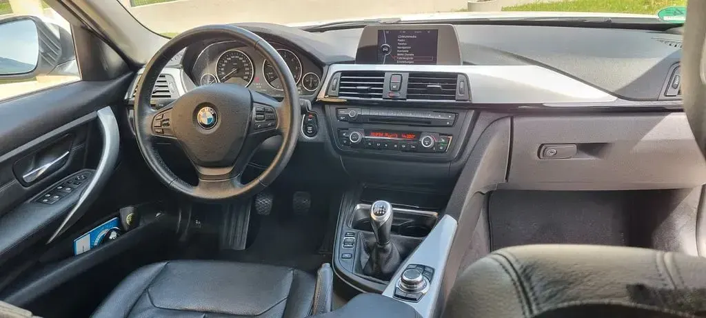 Second-hand BMW 320 163 CP (119 kW) 2012 Alb Berlinǎ