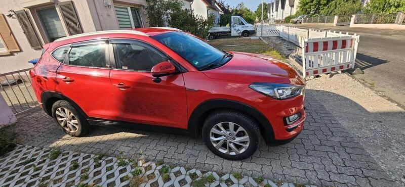 Rot Gebraucht 2019 Hyundai Tucson SUV | 19.500 € (Fairer Preis) - Bild 1/4