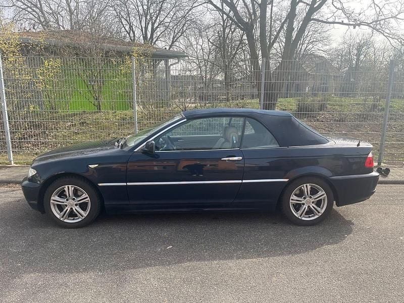 Gebraucht BMW 325 Cabriolet 192 PS (141 kW) 2006 Blau Cabrio