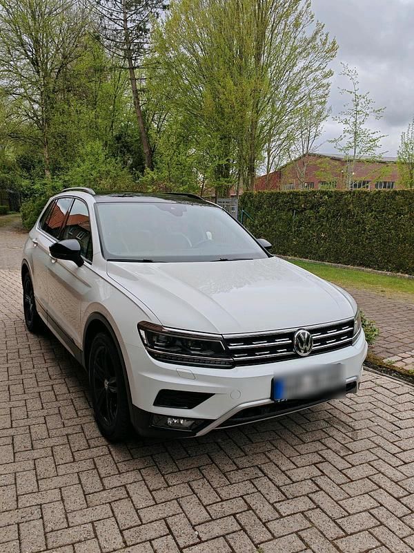 Weiß Gebraucht 2018 VW Tiguan SUV | 27.780 € (Teuer) - Bild 1/4