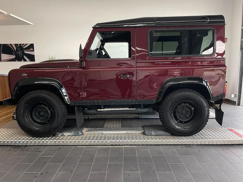 Rot Gebraucht 2016 Land Rover Defender SUV | 52.900 € - Bild 1/4