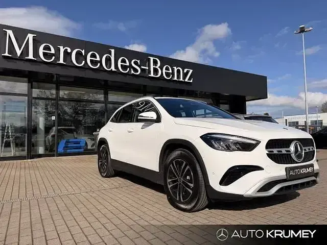 Gebraucht Mercedes GLA180 136 PS (100 kW) 2026 Weiß SUV