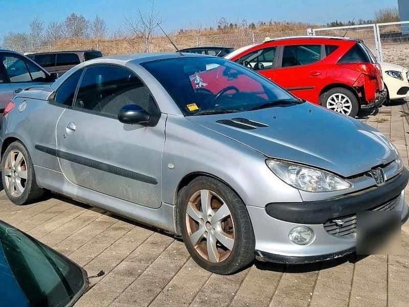 Gebraucht Peugeot 206 CC 136 PS (100 kW) 2001 Silber Cabrio