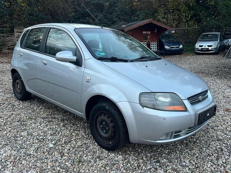 Gebraucht Chevrolet Kalos 94 PS (69 kW) 2007 Silber Limousine