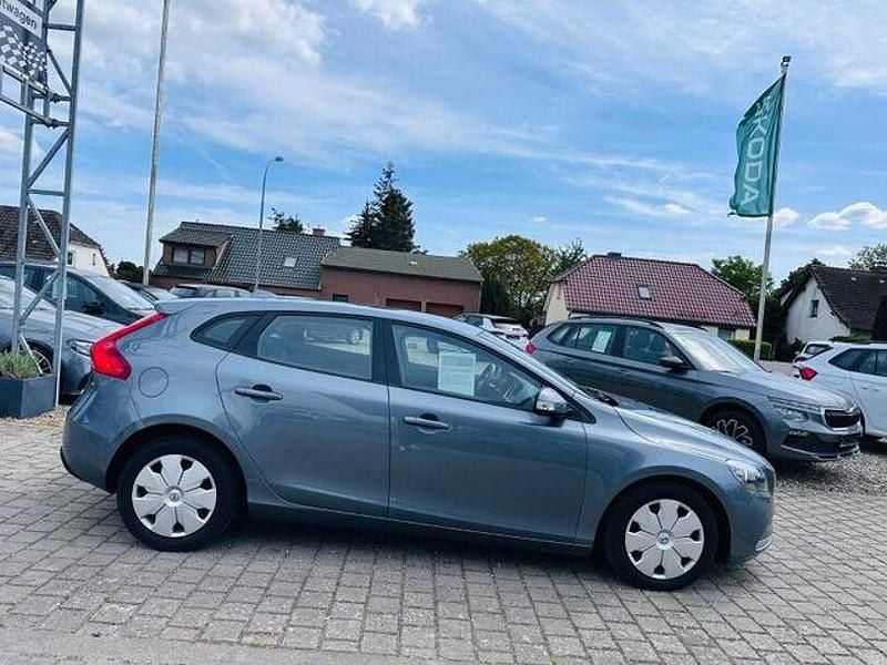 Gebraucht Volvo V40 122 PS (89 kW) 2017 Grau Kombi