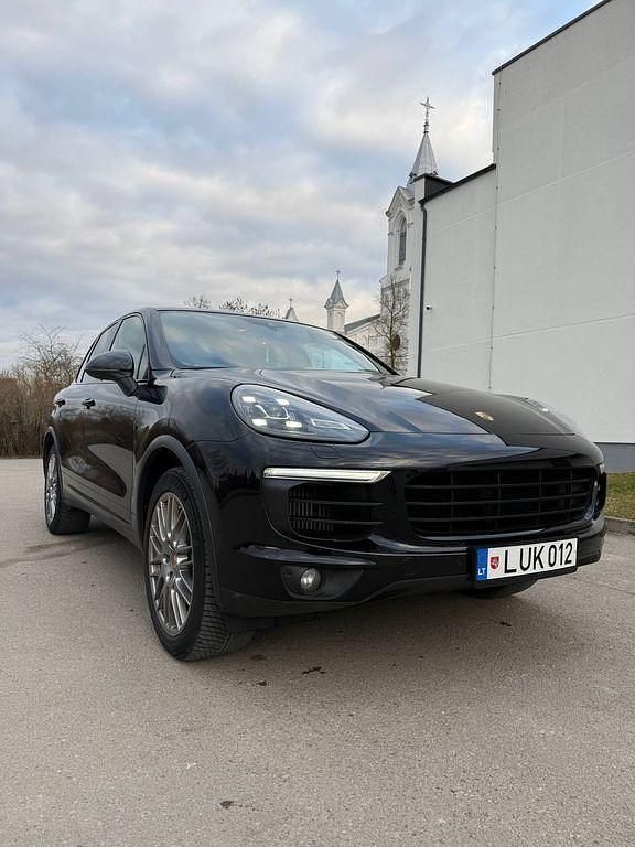 Second-hand Porsche Cayenne 262 CP (192 kW) 2015 Negru SUV