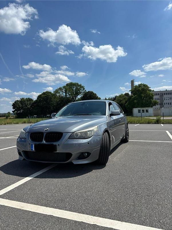 Grau Gebraucht 2007 BMW 525 M Sport Kombi | 4.799 € (Guter Preis) - Bild 1/4