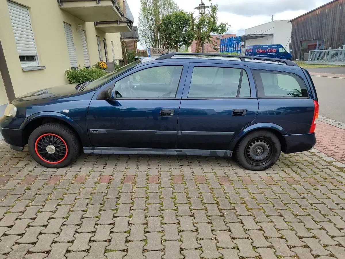 Gebraucht Opel Astra 101 PS (74 kW) 2002 Blau Limousine