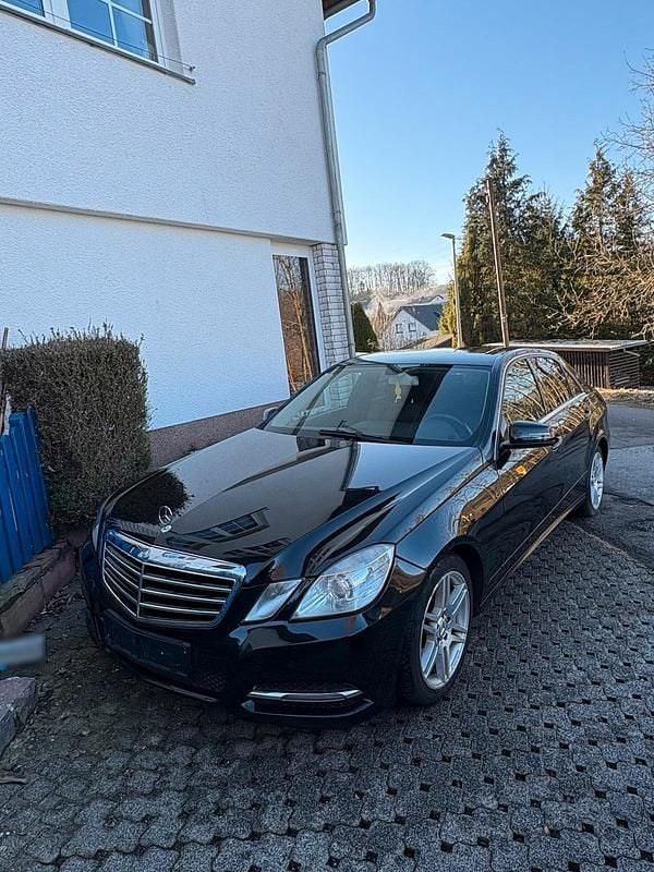 Gebraucht Mercedes E300 231 PS (169 kW) 2013 Schwarz Limousine