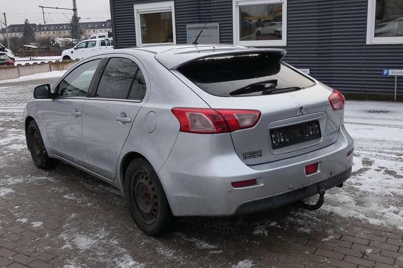 Gebraucht Mitsubishi Lancer Edition 117 PS (86 kW) 2010 Coolsilber (m) Limousine