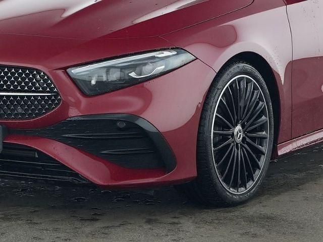 Gebraucht Mercedes A250 AMG Line Premium Plus 224 PS (164 kW) 2024 Rot Limousine