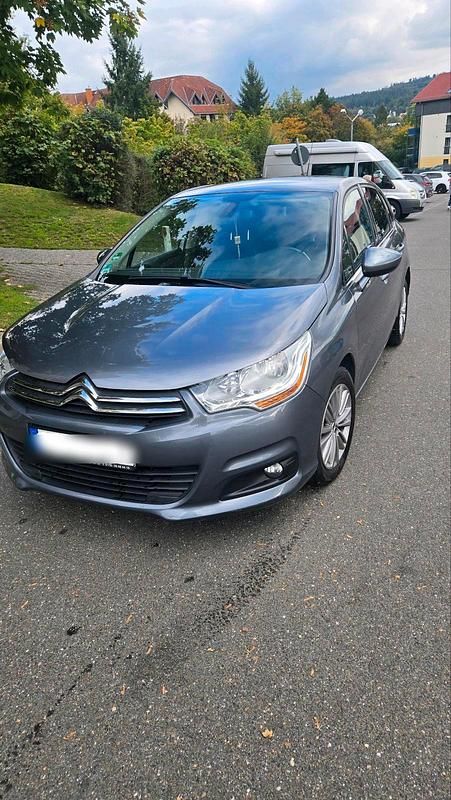 Grau Gebraucht 2012 Citroën C4 Limousine | 4.500 € (Fairer Preis) - Bild 1/4