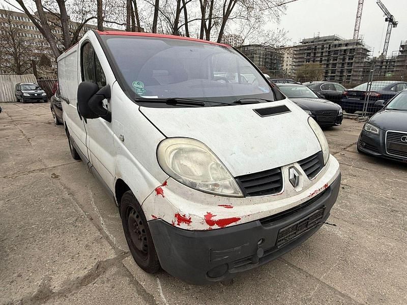 Gebraucht Renault Trafic 114 PS (83 kW) 2011 Weiß Van / Kleinbus