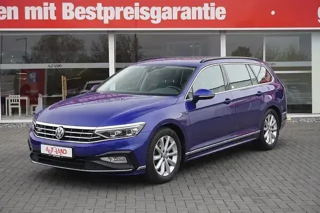 Gebraucht VW Passat R-line 150 PS (110 kW) 2020 Blau Kombi