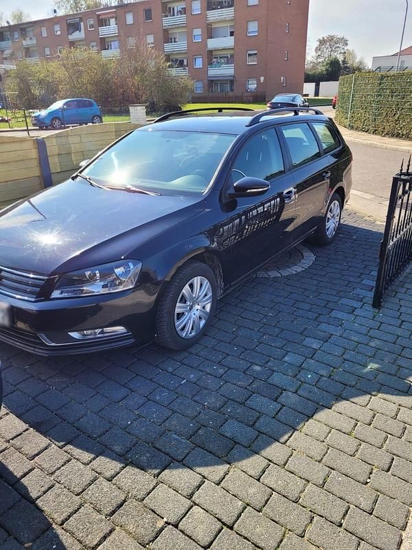 Gebraucht VW Passat 105 PS (77 kW) 2012 Schwarz Kombi
