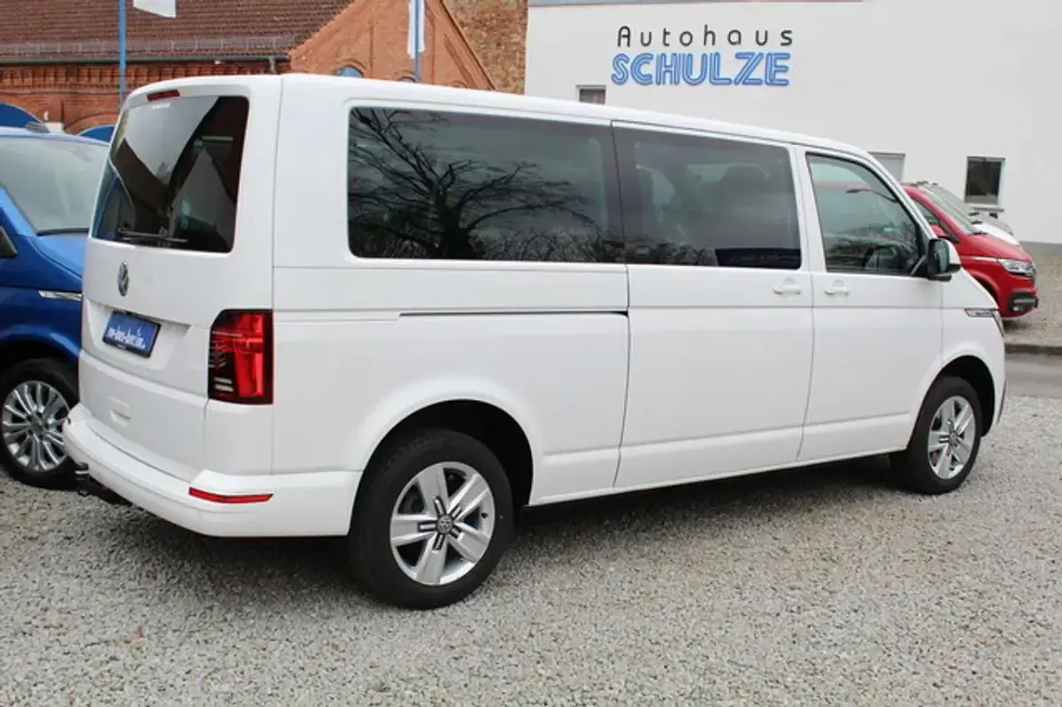 Gebraucht VW Multivan 150 PS (110 kW) 2021 Weiß Van / Kleinbus