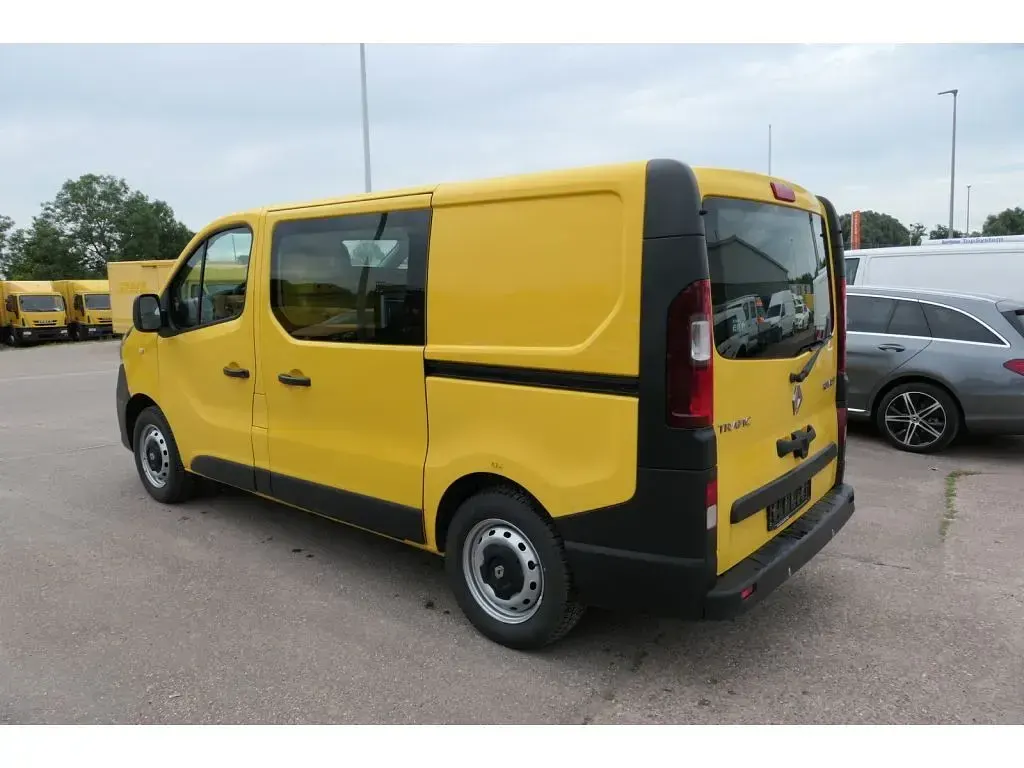 Gebraucht Renault Trafic 90 PS (66 kW) 2015 Gelb Van / Kleinbus
