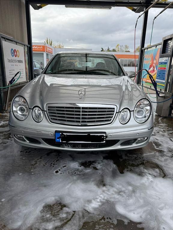 Silber Gebraucht 2005 Mercedes E200 Elegance Limousine | 3.800 € (Guter Preis) - Bild 1/4