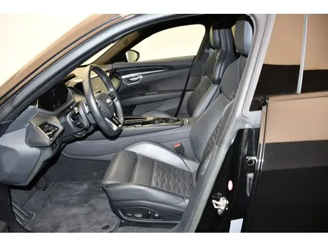 Gebraucht Audi e-tron GT quattro Premium 350 kW (476 PS) 2022 Mythosschwarz metallic Limousine