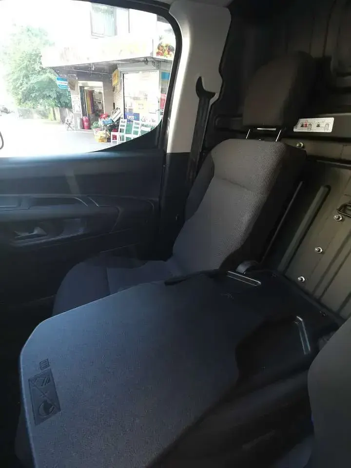 Gebraucht Citroën Berlingo 131 PS (96 kW) 2023 Grau Van / Kleinbus