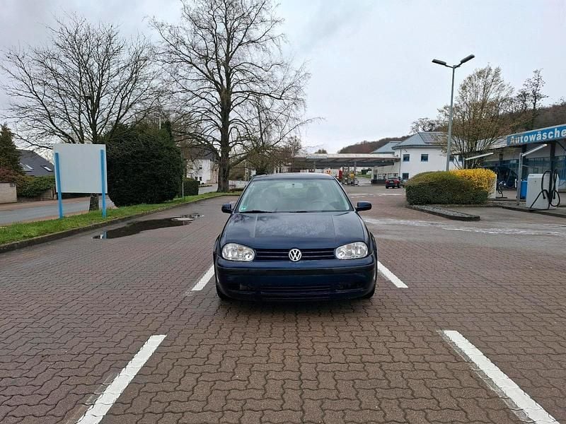Gebraucht VW Golf IV 75 PS (55 kW) 2002 Blau Limousine