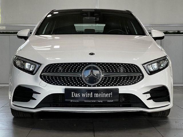 Unilack polarweiß Gebraucht 2018 Mercedes A220 AMG line Limousine | 23.470 € (Teuer) - Bild 1/4