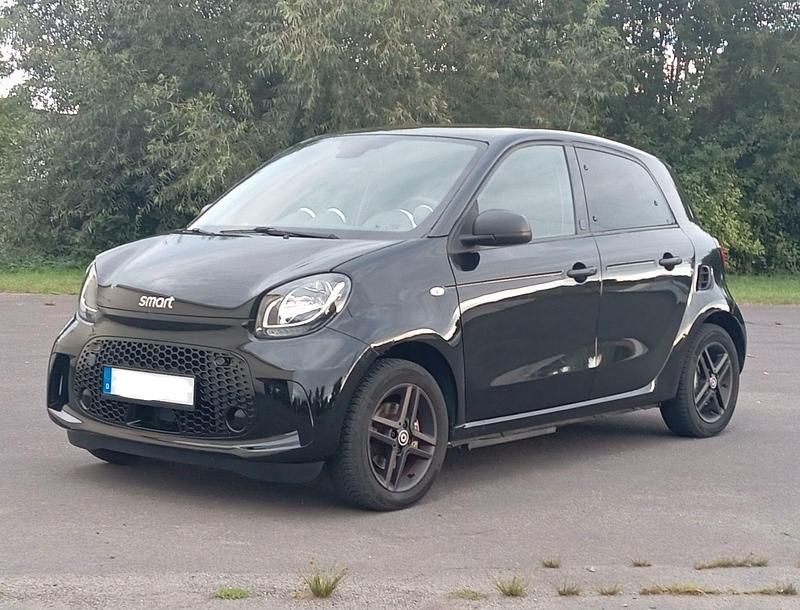 Schwarz Gebraucht 2020 Smart ForFour Electric Drive Passion Kleinwagen | 7.900 € (Guter Preis) - Bild 1/4