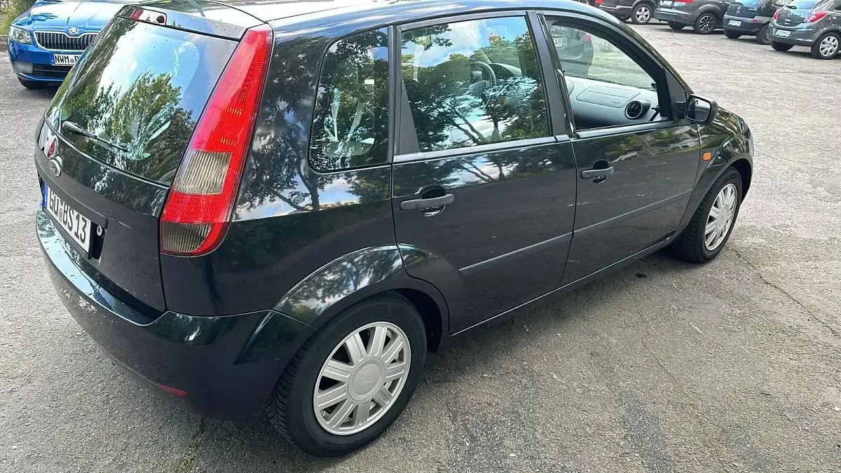 Gebraucht Ford Fiesta 69 PS (50 kW) 2004 Schwarz Kleinwagen