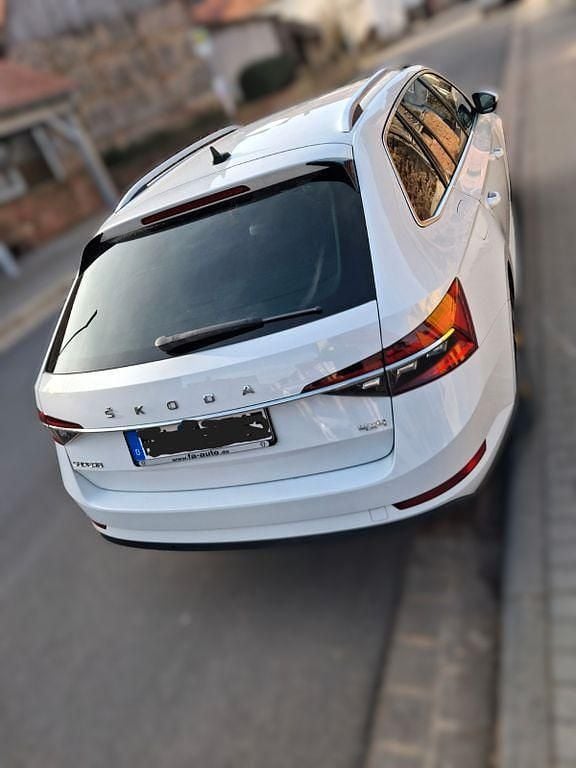 Gebraucht Skoda Superb Style 200 PS (147 kW) 2023 Weiß Kombi