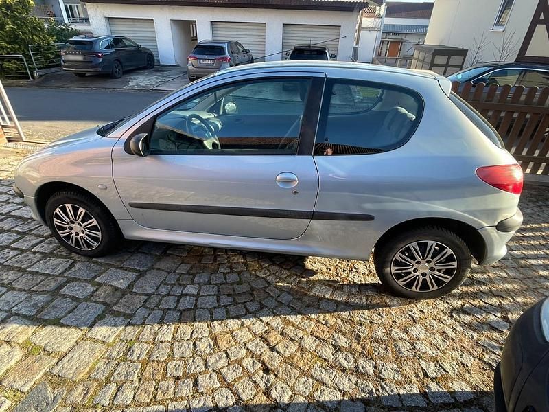 Gebraucht Peugeot 206 60 PS (44 kW) 2001 Kleinwagen