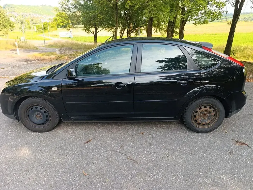 Gebraucht Ford Focus Style 101 PS (74 kW) 2007 Schwarz Limousine