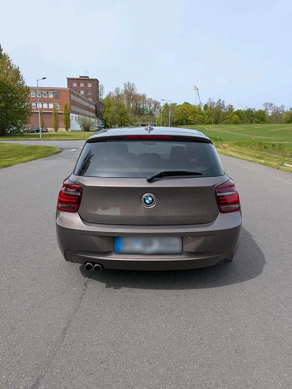 Gebraucht BMW 125 218 PS (160 kW) 2012 Braun Kleinwagen