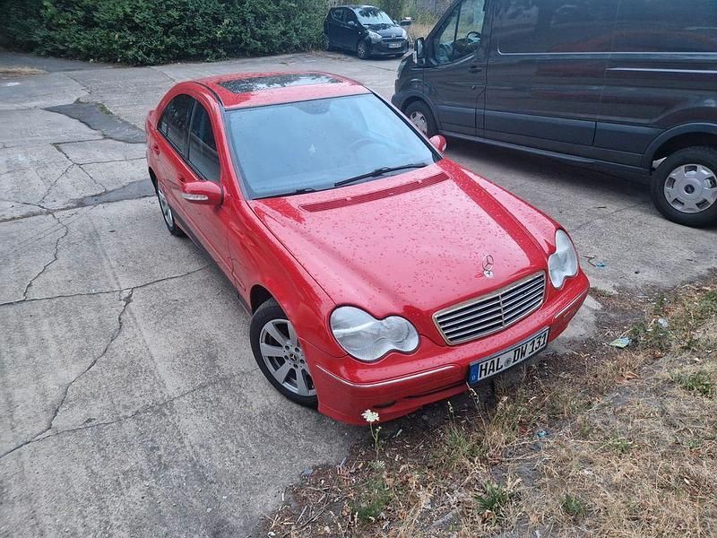 Rot Gebraucht 2002 Mercedes C180 Elegance Limousine | 2.999 € (Guter Preis) - Bild 1/4