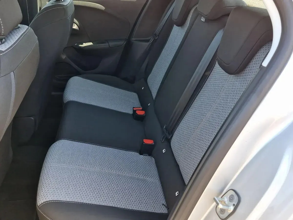 Gebraucht Opel Corsa 101 PS (74 kW) 2024 Silber metallic Kleinwagen